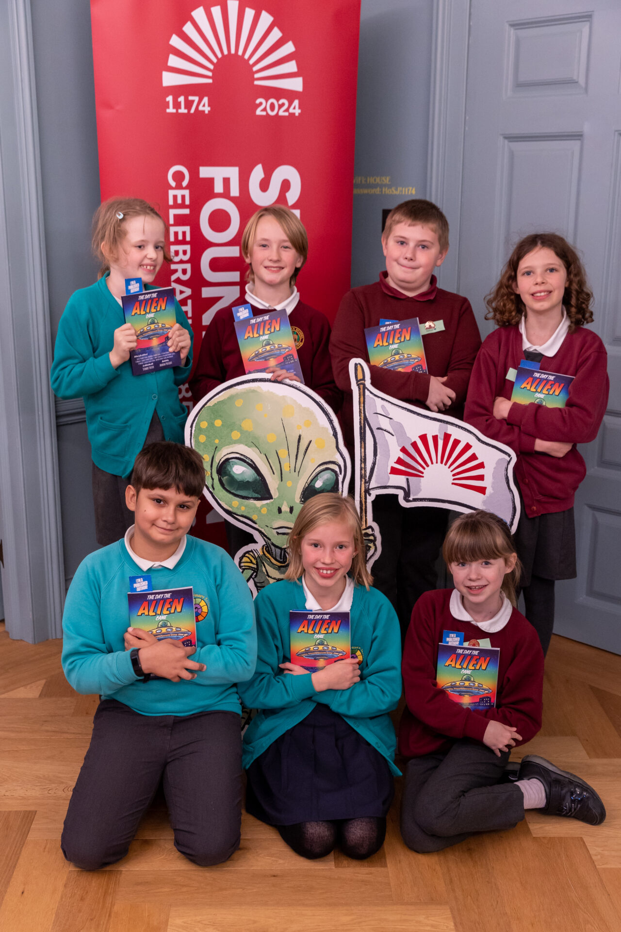 St John’s donates over £4,000 to help fill local primay schools’ libraries